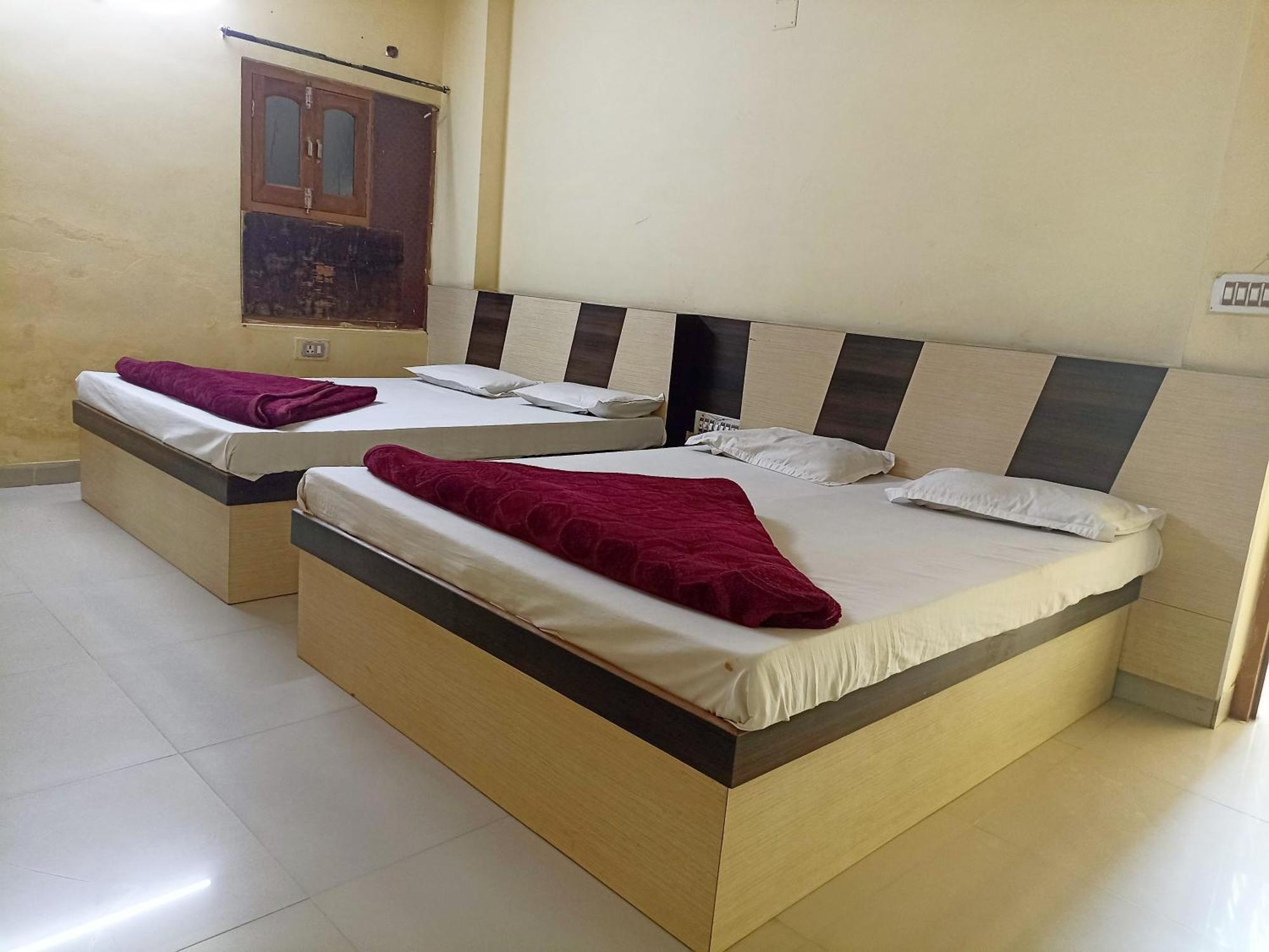 Shreeji Arpan Hotel Nathdwara Room photo
