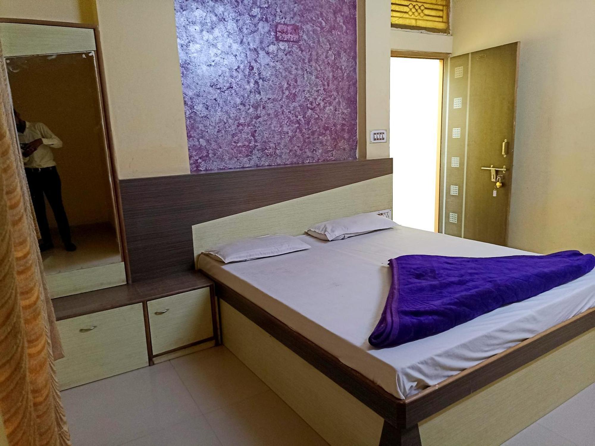 Shreeji Arpan Hotel Nathdwara Room photo